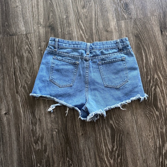 SHEIN Shorts - Picture 2 of 4